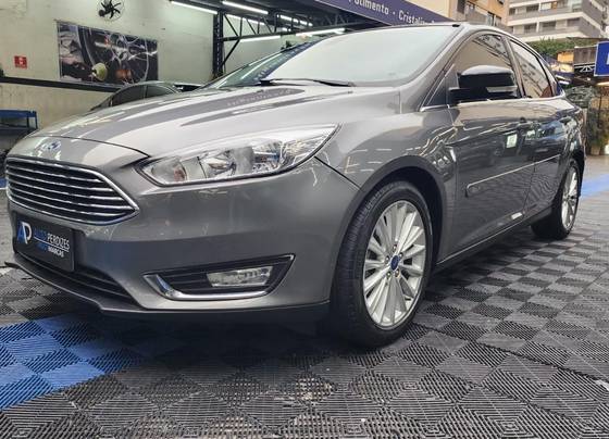 FORD FOCUS 2.0 TITANIUM 16V FLEX 4P POWERSHIFT FORD FOCUS 2.0 TITANIUM 16V FLEX 4P POWERSHIFT